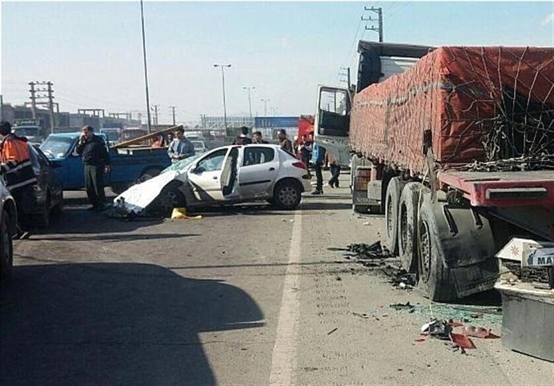 تصادف خونین پژو 206 با تریلی در جاده خاوران + عکس