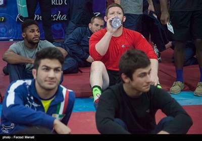 در حاشیه مسابقات کشتی قهرمانی جهان در کرمانشاه