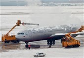 3 هواپیمای ماهان یخ زدند/سطوح پروازی فرودگاه هاشمی‌نژاد باز است