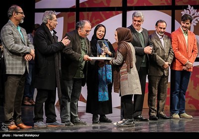 تقدیر از برگزیدگان نهمین جشنواره بین‌المللی هنرهای تجسمی فجر