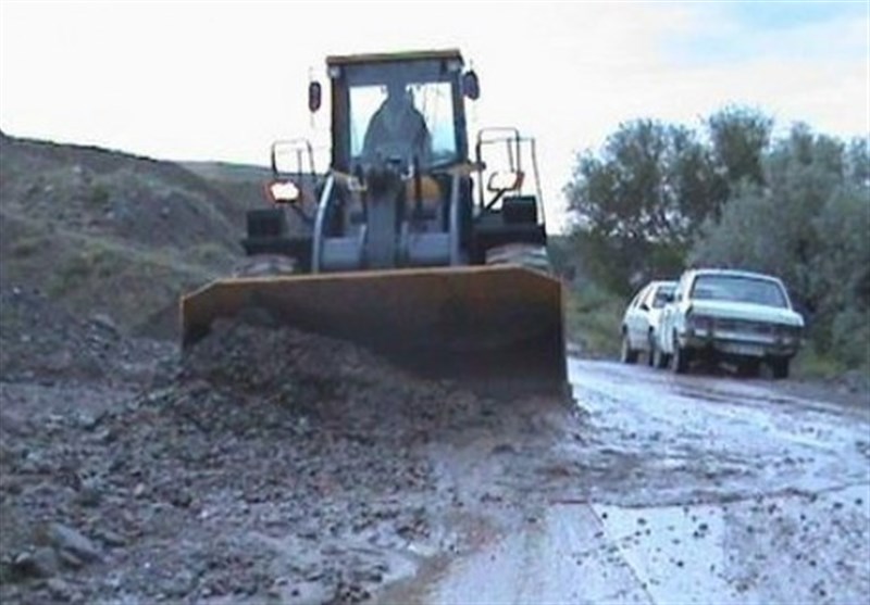 ارسال ماشین‌آلات راهداری 19 استان کشور به لرستان؛ راه ارتباطی 220 روستا قطع است