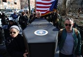 تشییع جنازه نمادین «ریاست جمهوری آمریکا» در نیویورک برگزار شد + عکس
