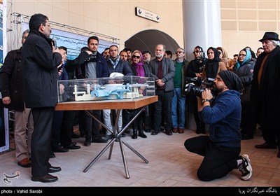 جمعی از هنرمندان و اعضای خانه سینما و همچنین معاون حمل و نقل شهرداری تهران از ایستگاه مترو ولیعصر بازدید کردند