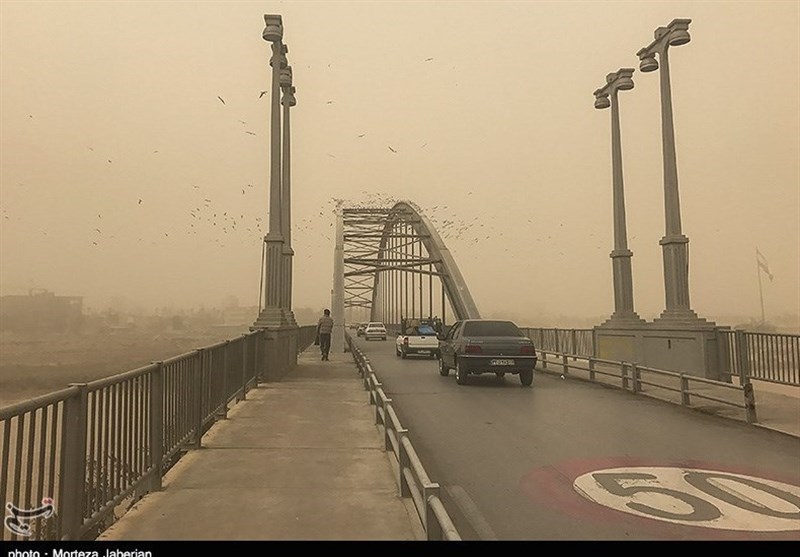 تندباد لحظه ای و گرد و خاک در راه خوزستان