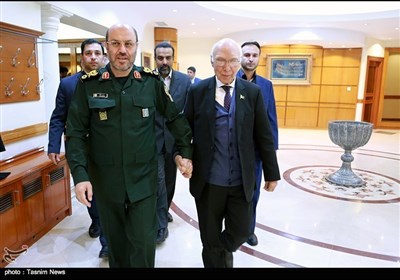 مشیر خارجہ سرتاج عزیز کی ایران میں پرجوش استقبال
