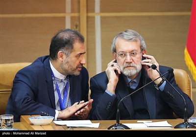 علی لاریجانی رئیس مجلس شورای اسلامی و کاظم جلالی در ششمین کنفرانس بین‌المللی حمایت از انتفاضه فلسطین