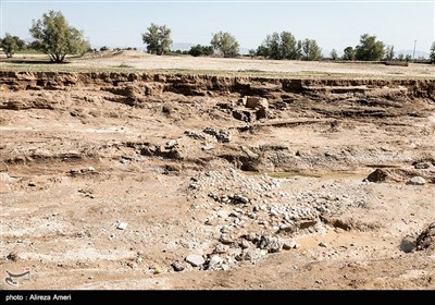 کشف بقایای قبرستان شهر جویم - لارستان