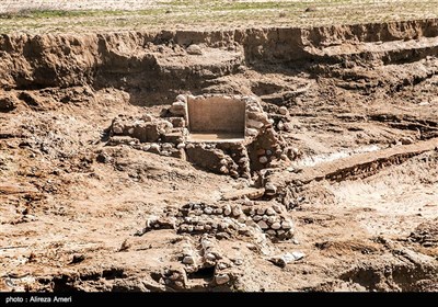 کشف بقایای قبرستان شهر جویم - لارستان