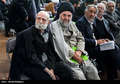 عباس شیبانی در نخستین مجمع ملّی جبهه مردمی نیروهای انقلاب اسلامی