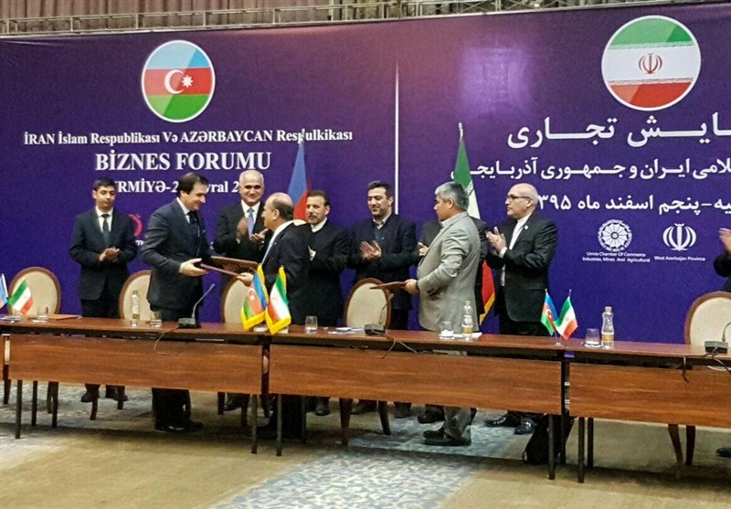 Iran, Azerbaijan Hold Business Forum in Oroumiyeh