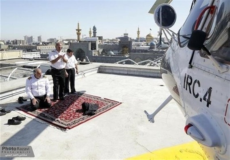 عکس/ نماز خلبانان امداد در بهترین جای ایران