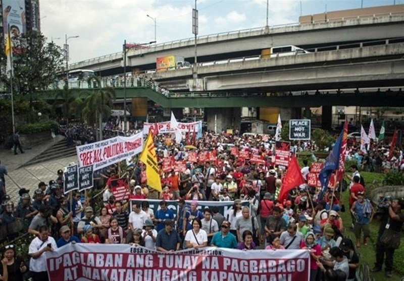 Thousands Protest in Manila as Duterte Jails Top Critic