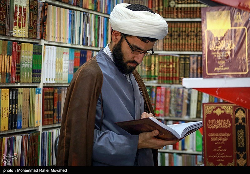 بیش از 50 درصد کتب مذهبی کشور در استان قم به چاپ می‌رسد