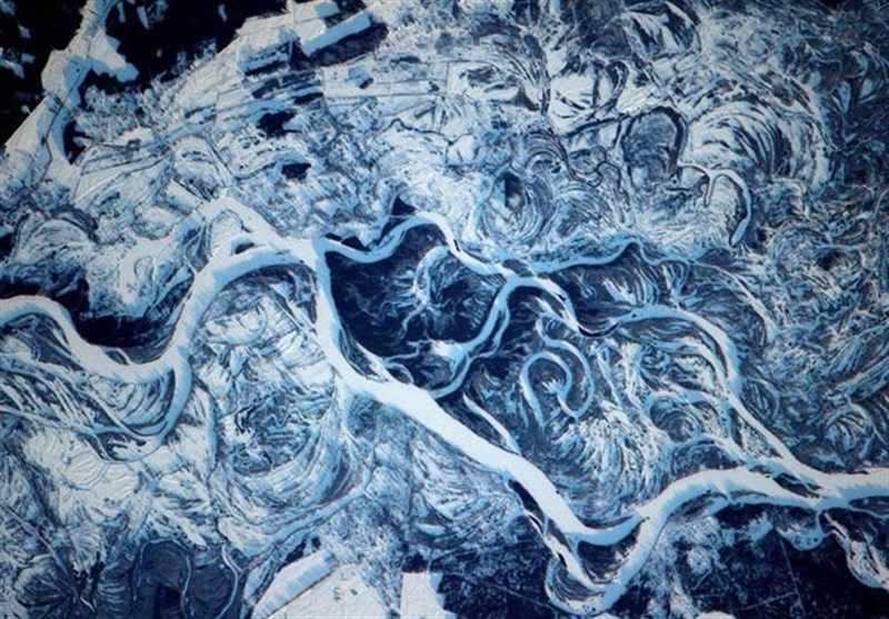 عکس خارق‌العاده فضایی از رودخانه یخ‌زده اوکراین