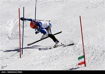 مسابقات اسکی در پیست تاریک دره همدان