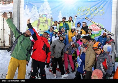 مسابقات اسکی در پیست تاریک دره همدان