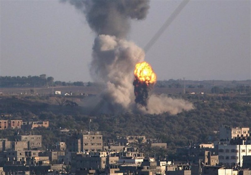 غزہ کے مختلف علاقوں پر اسرائیلی جنگی طیاروں کے حملے