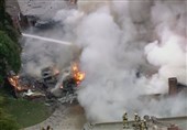 تصاویر سقوط هواپیما بر روی منازل مسکونی در کالیفرنیا