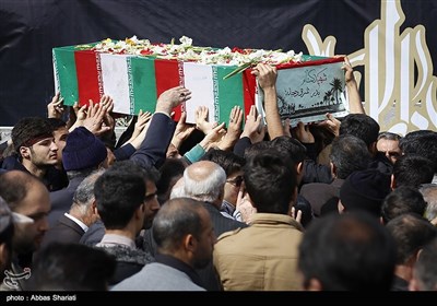 تشییع و تدفین شهید گمنام 19 ساله در کرج