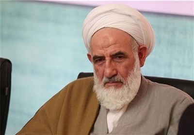 نماینده ولی فقیه در کاشان: کشور دچار برخی سوء مدیریتها شده است