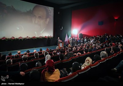 Iranian Cinematic Figures Laud Oscar-Winning Director