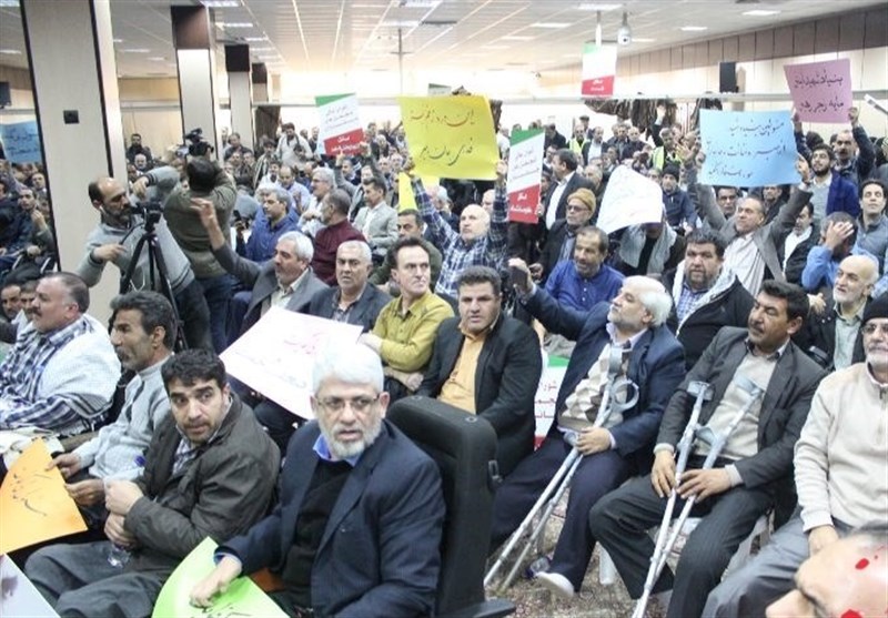 بی‌سابقه‌ترین تجمع جانبازان در بنیاد شهید بدون حضور مسئولان برگزار شد+عکس
