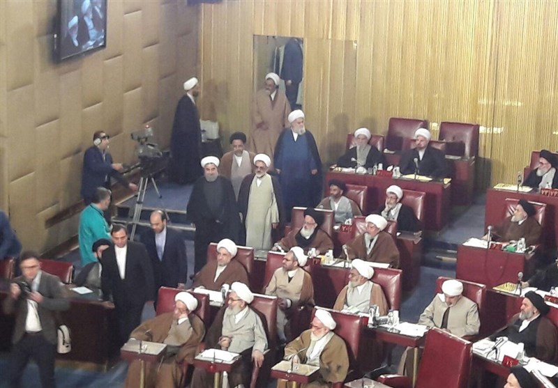 روحانی یحضر جلسة مجلس الخبراء وسط شغور مقعد هاشمی رفسنجانی +صور