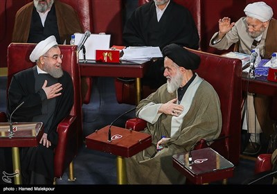 ورود حجت‌الاسلام حسن روحانی رئیس جمهور به مراسم افتتاحیه دومین اجلاسیه دوره پنجم مجلس خبرگان رهبری