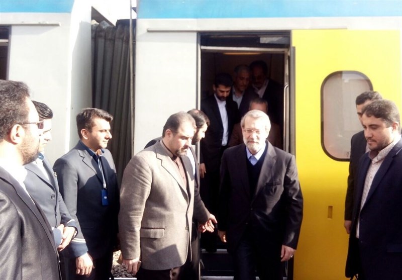 لاریجانی سالن جدید ایستگاه راه‌آهن سمنان را افتتاح کرد