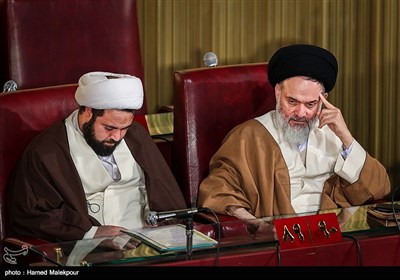 آیت‌الله حسینی بوشهری در مراسم اختتامیه دومین اجلاسیه دوره پنجم مجلس خبرگان رهبری