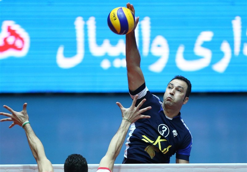داور بازی پیام مشهد و شهرداری ارومیه قوانین والیبال را نقض کرد