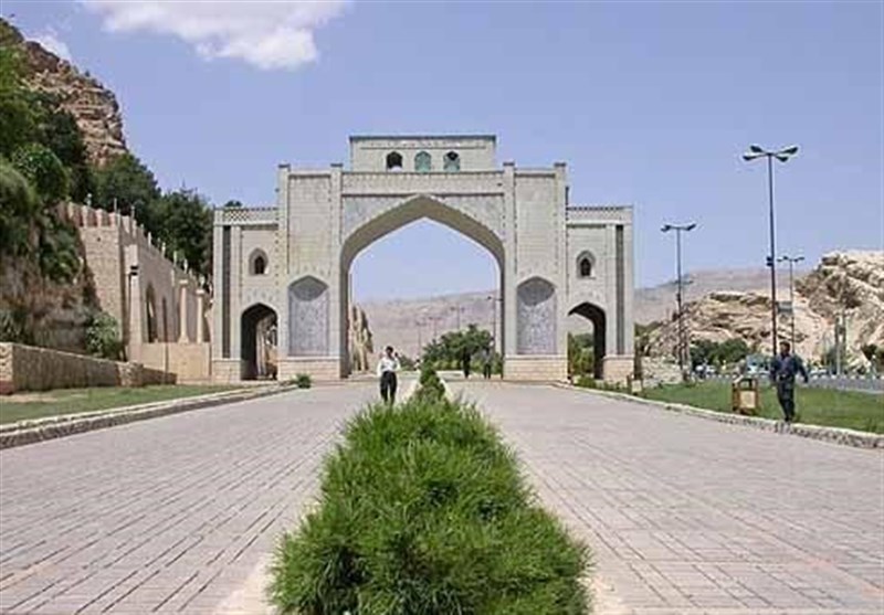 ستادهای راهنمای زائران نوروزی در ورودی‌های شیراز فعال شد