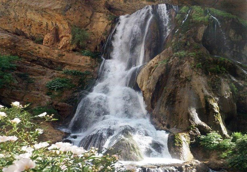 ورود به «آبشار آب سفید» الیگودرز برای گردشگران ممنوع شد