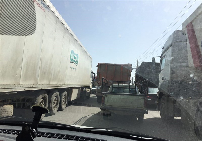 ترافیک سنگین آزادراه تهران-کرج در اثر برخورد تریلی به پل