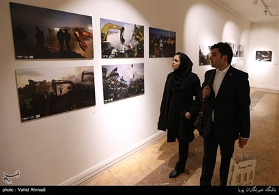 افتتاح نمایشگاه عکس «عشق و آتش» کار گروهی عکاسان باشگاه خبرنگاران پویا(تسنیم) 