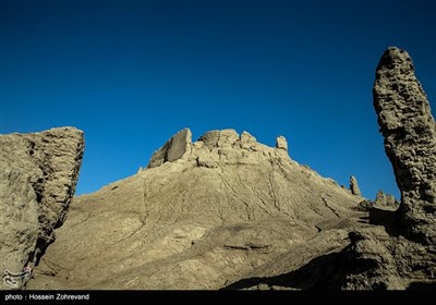 قلعه بمپور یکی از قلعه‌های نظامی مهم در آسیاست که در 24 کیلومتری غرب ایرانشهر و در یک کیلومتری شمال شهر بمپور قرار دارد. این قلعه بر روی یک تپه بلند به‌ارتفاع 80 متر قرار گرفته این قلعه که معروف‌ترین قلعه بلوچستان است زمانی بسیار طولانی مرکز حکومت کرمان و بلوچستان بوده‌ است. بنا بر تحقیق باستان‌شناسان قدمت آن به دوره‌های ساسانی و اشکانی بر می‌گردد.