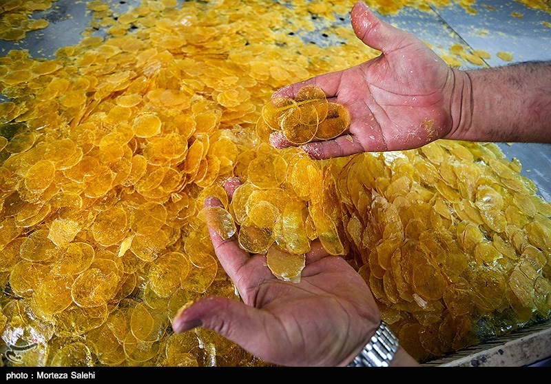 اصفهان| افزایش نرخ مواد اولیه فشار مضاعفی بر واحدهای تولیدی پولک و نبات تحمیل می‌کند