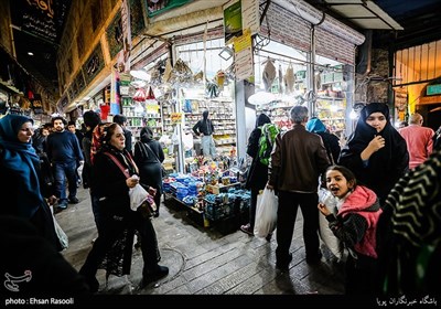 Old Bazaar in North Tehran Swarms with Customers ahead of Nowruz