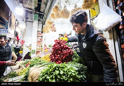 Old Bazaar in North Tehran Swarms with Customers ahead of Nowruz