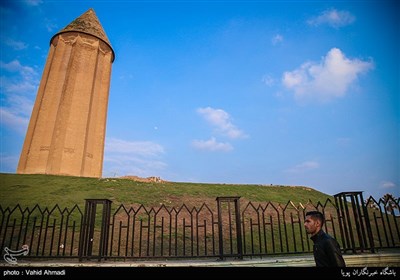 التسوق في اطراف برج قابوس في محافظة كلستان