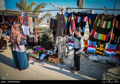 التسوق في اطراف برج قابوس في محافظة كلستان