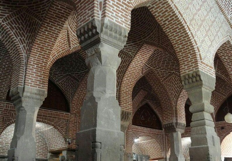 آب‌ و هوای بهشتی کندوانِ میانه آماده استقبال از میهمانان نوروزی/ مسجد سنگی تَرک نمادی از معماری کهن ایران+فیلم