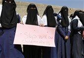 Yemeni Women Rally against War Outside UN Offices