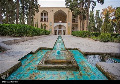 ایران کے شہر کاشان کا دلفریب فین باغ