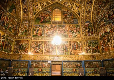 این کلیسا قدیمی‌‌ترین کلیسای ارامنه در ایران محسوب می‌شود. فضای داخل کلیسا بر اساس ماجرای زندگی حضرت عیسی مسیح منقش شده است.