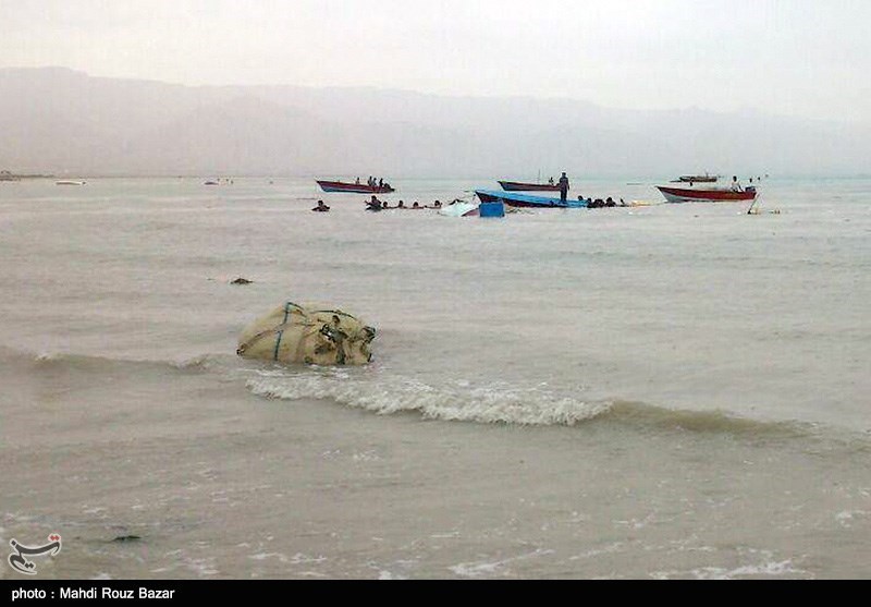 سيول تضرب مدينة دير جنوب ايران