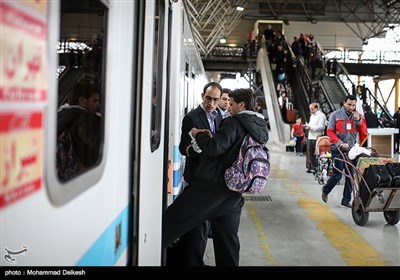 مسافر - راه آهن تهران