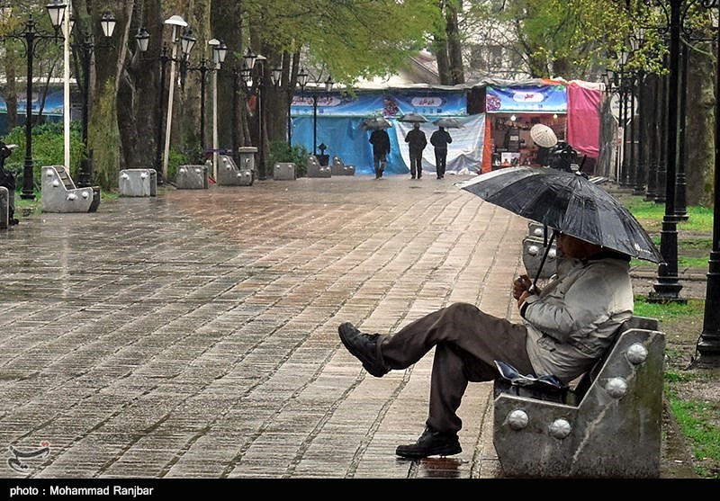 بارش باران و تگرگ در نواحی جنوبی و نیمه شرقی استان کرمانشاه