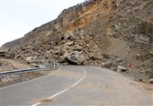 جاده شهرکرد - اردل بر اثر رانش زمین مسدود شد