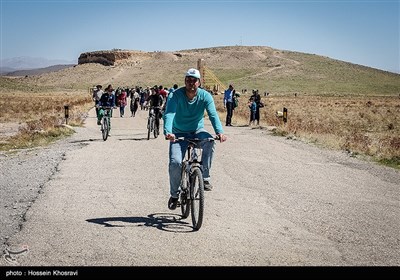 مسافران نوروزی در پاسارگاد